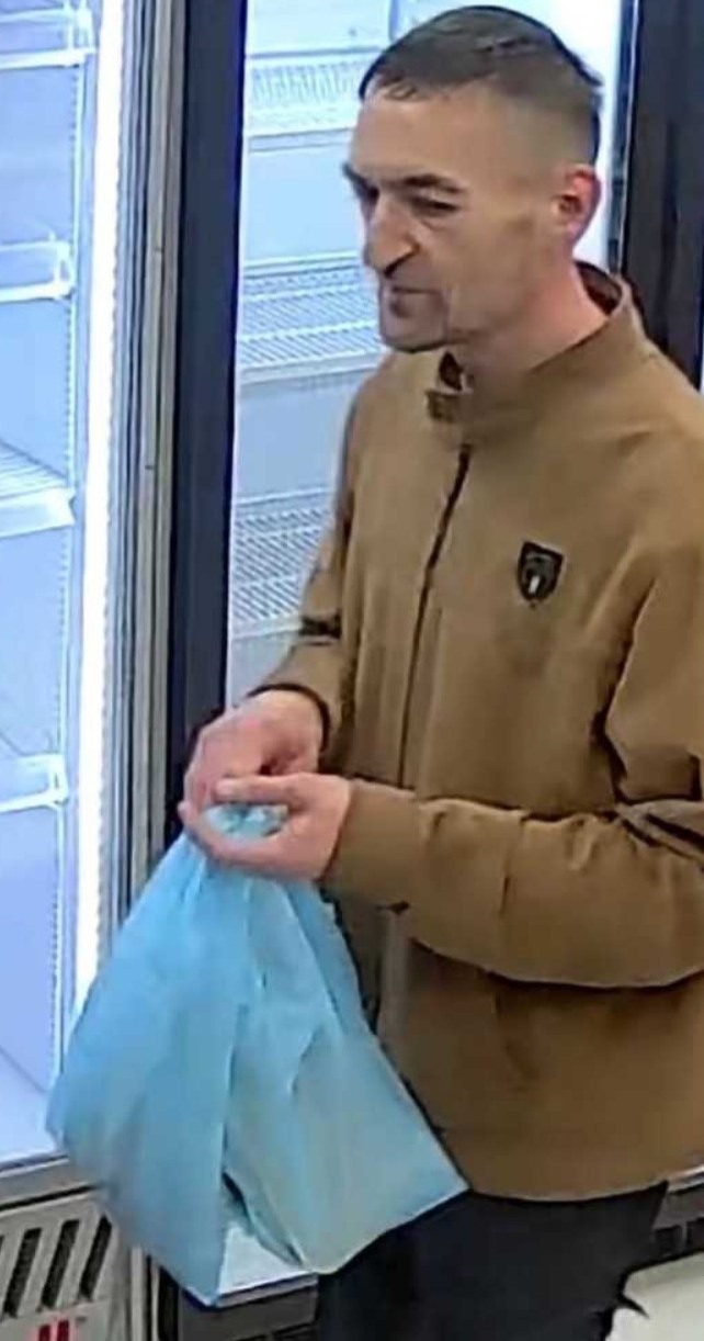 Nëse e shihni këtë person lajmëroni policinë