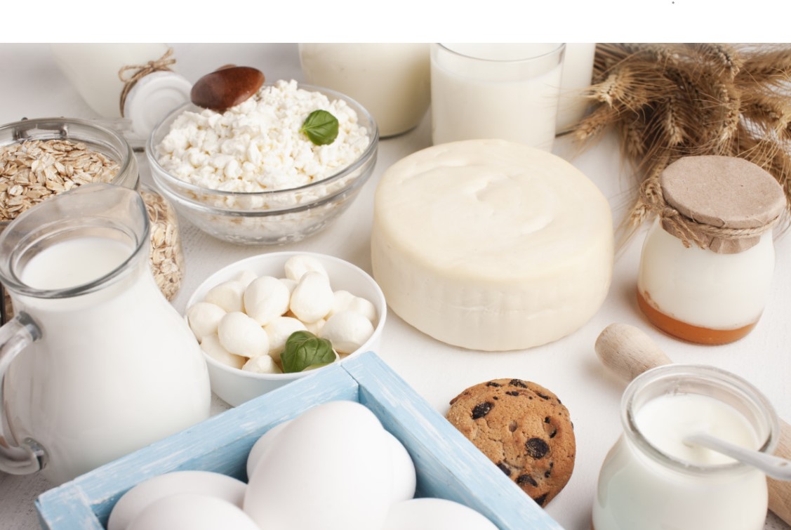 Nga qumështi te bishtajoret, zbuloni ushqimet e pasura me kalcium për kocka dhe shëndet të fortë