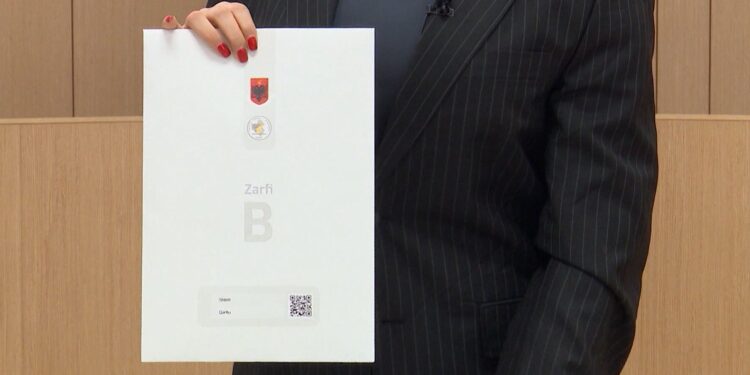 Nis shpërndarja e fletëve të votimit për emigrantët shqiptarë, ja si duhet të votojnë