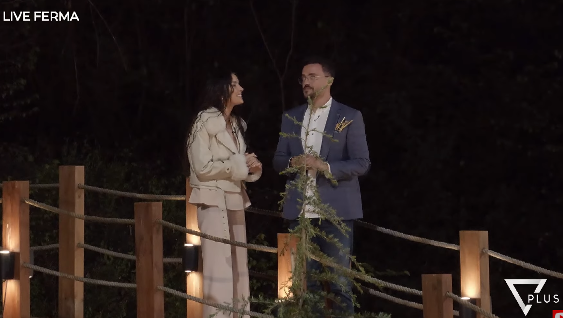 Një tjetër hyrje surprizë në Ferma VIP 2/ Albi e pret me poezi modelen bukuroshe