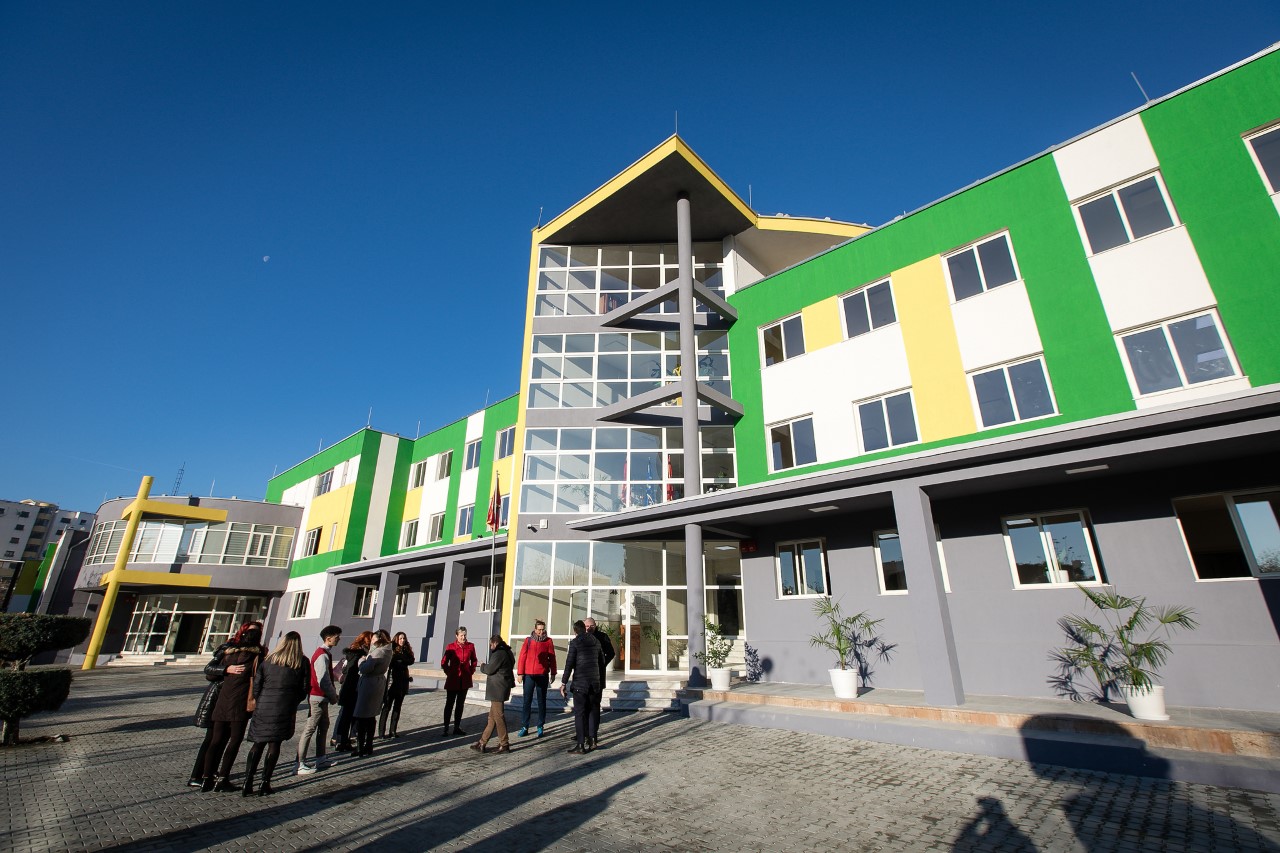 Oficerët e sigurisë në shkolla e gjimnaze, vendimi i ri i qeverisë