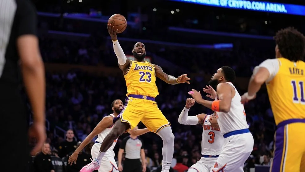 Oklahoma e Cleveland dominojnë dy Konferencat, Lakers fitojnë duelin me Houston