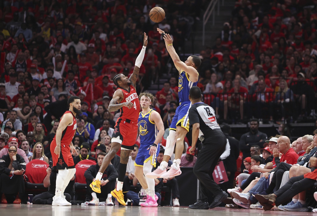 Oklahoma e Cleveland fitojnë çerekfinalet e para, Curry i dhuron fitoren Golden State