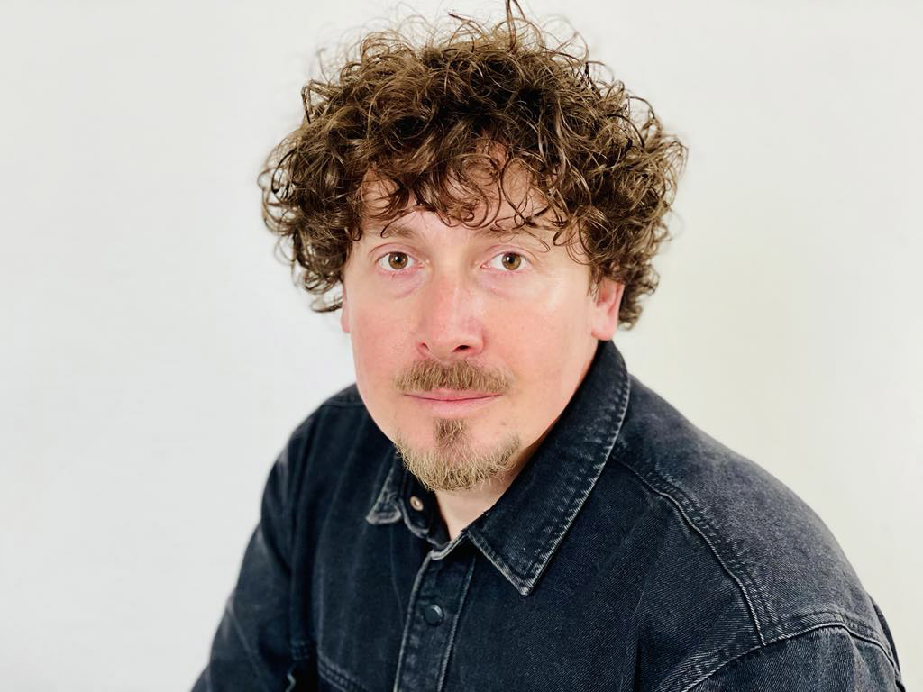 Oltsen Gripshi: Përmes shfaqjeve teatrore trajtohen edhe problemet sociale, duke ndikuar në ndërgjegjësimin e publikut