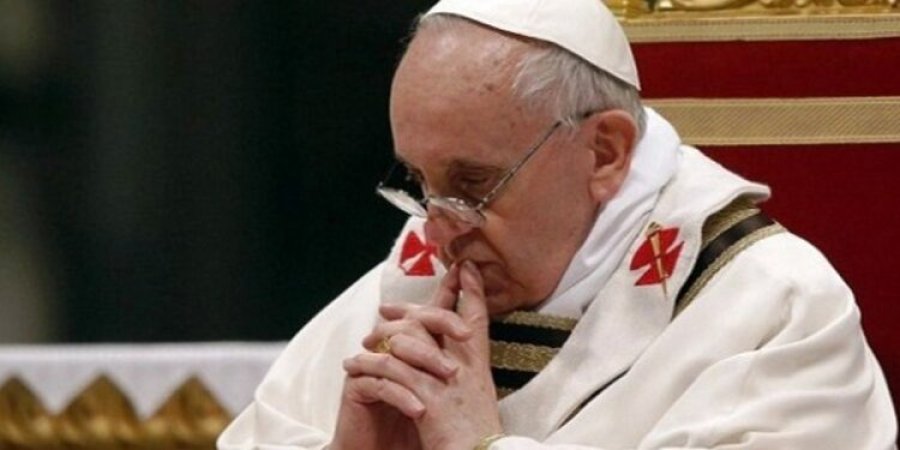 Papa u dhuroi të burgosurve 200 mijë euro të llogarisë së tij para vdekjes