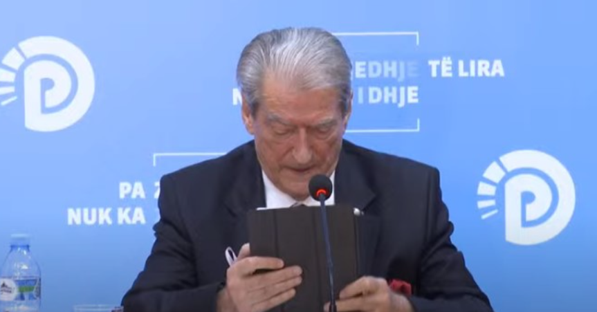 Partia Demokratike hap zyrtarisht fushatën të premten, Berisha fton demokratët: Nga sheshi “Nënë Tereza” nisim rrugëtimin drejt fitores