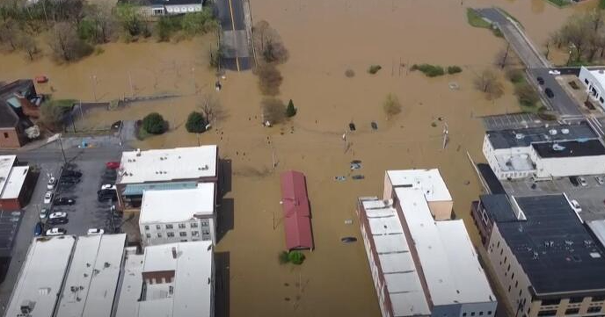 Përmbytje historike në SHBA, shënohen 16 viktima, mijëra biznese mbyllen
