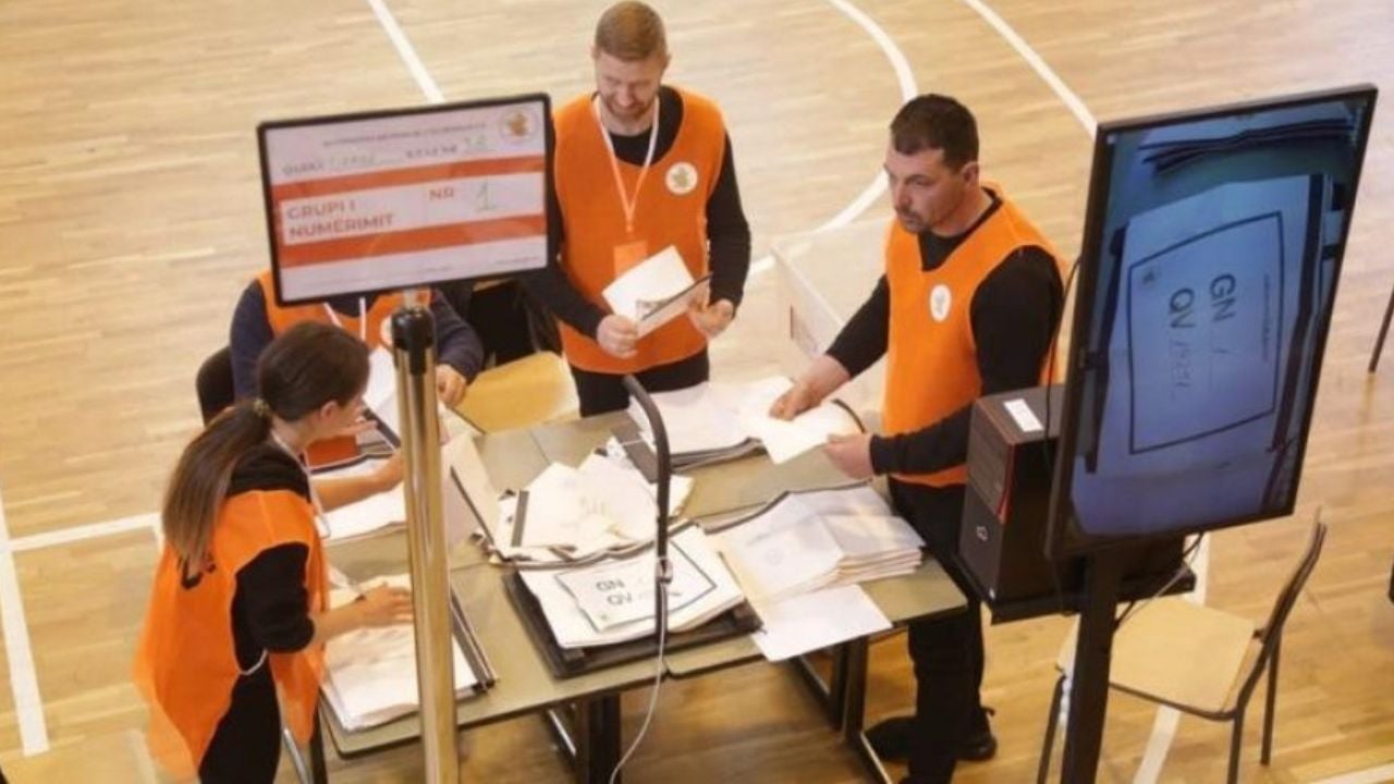 “Pezulloni printimin e votës së Diasporës”/ PD: Zgjedhësve mund t’u shkojnë dy fletë votimi, kemi identifikuar 14 raste