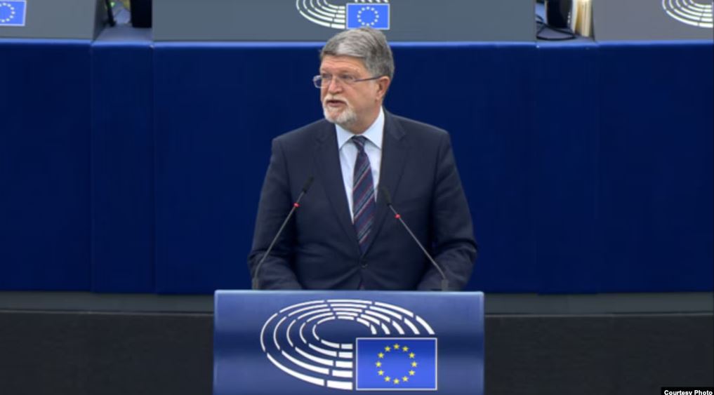 Picula sulmon ashpër Serbinë: Janë ulur në katër karrige, me këtë lidership nuk mund të hyjnë në BE