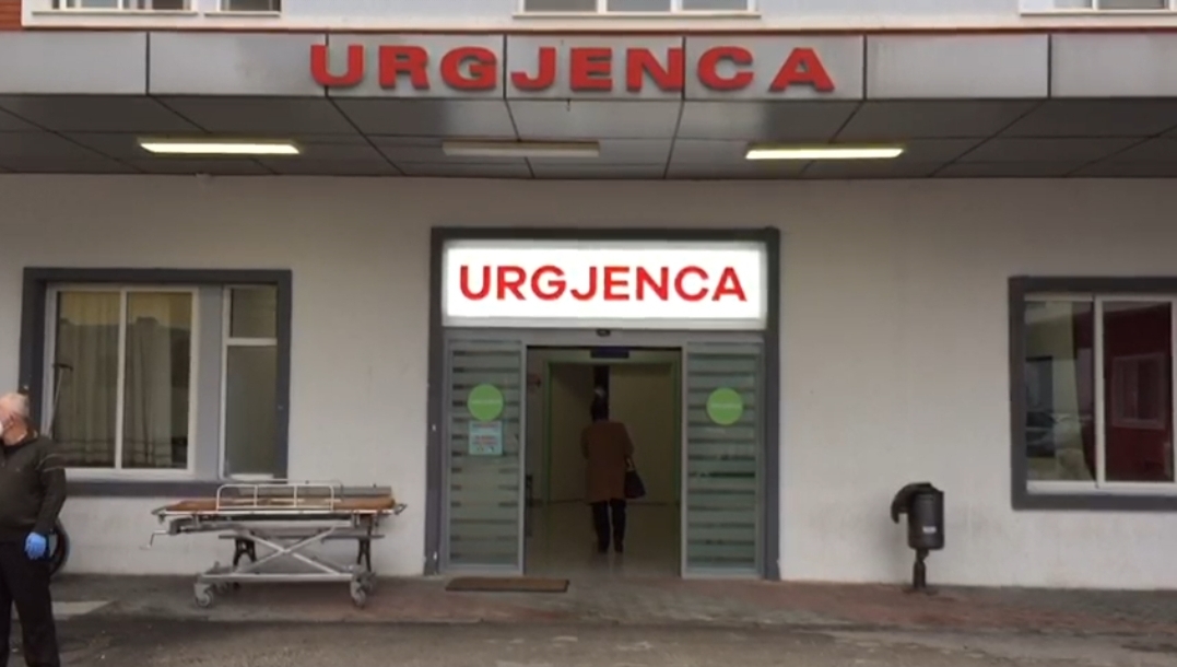 Piu disa kokrra medikamentesh, 16-vjeçarja dërgohet me urgjencë në spital
