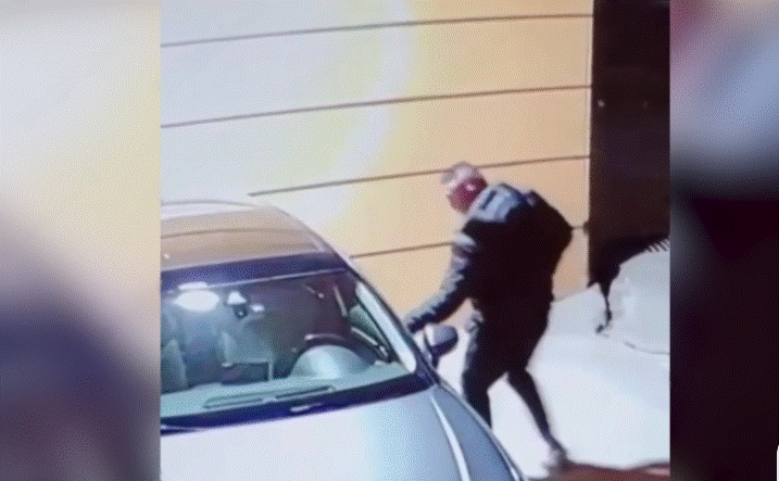 Plagosi me armë të riun për një vend parkimi, publikohen pamjet kur 32-vjeçari ‘braktis’ taksinë dhe arratiset me një makinë tjetër