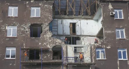 Plani B i Rusisë, ushtarët e Putin po “zaptojnë” mijëra shtëpi në zonat e pushtuara