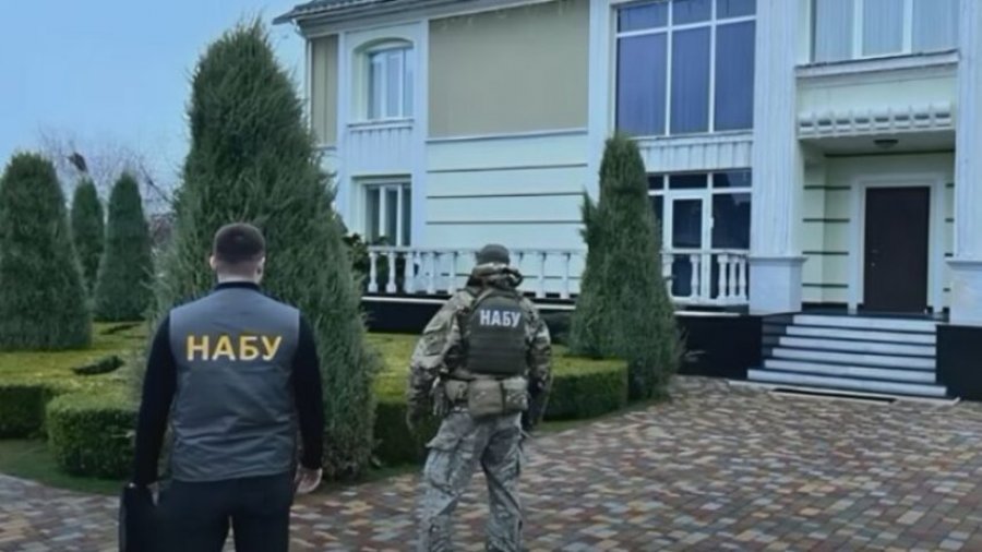 Plas skandali në Ukrainë – me paratë për ushqimin e ushtrisë, blejnë hotele në Kroaci