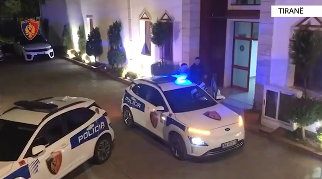 Policia shpall në kërkim 32-vjeçarin që plagosi një person me armë zjarri në Tiranë