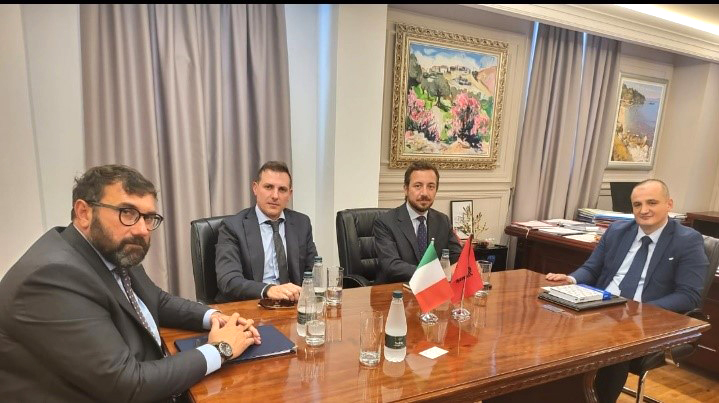 Politikanët e korruptuar në shënjestër, Guardia Di Finanza futet në lojë dhe ofron mbështetje për KLSH në luftën…