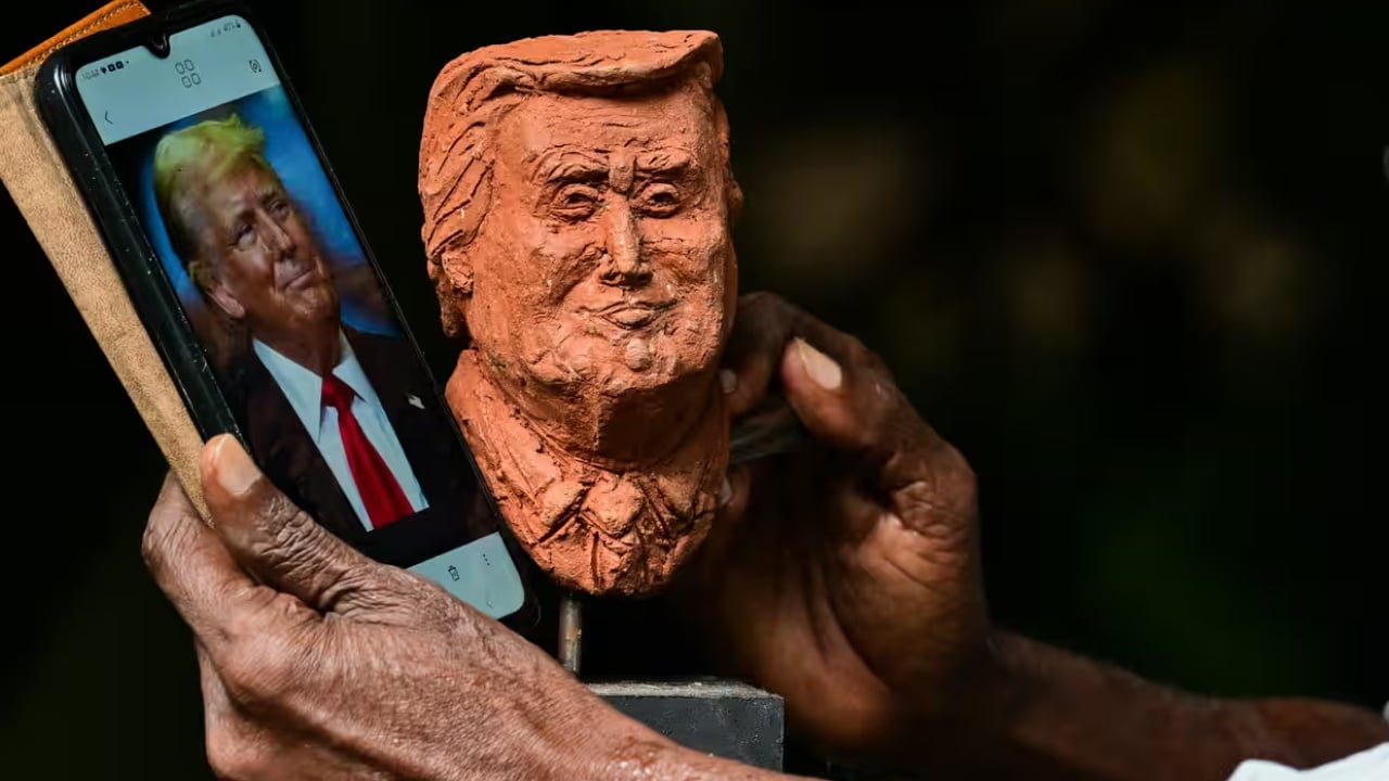 Postimi disa orë para pezullimit të tarifave, Trump akuzohet për manipulim të tregut