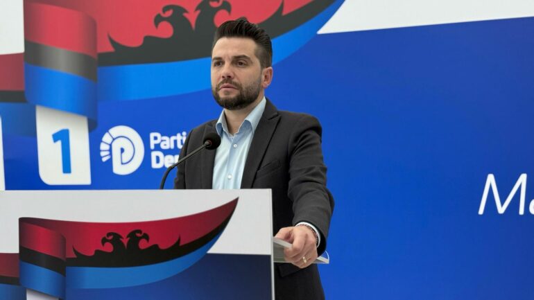 “Prania e alfatoksinës në qumësht”/ Kandidati i PD-së, Grigels Muçollari akuza ndaj sigurisë ushqimore në vend…