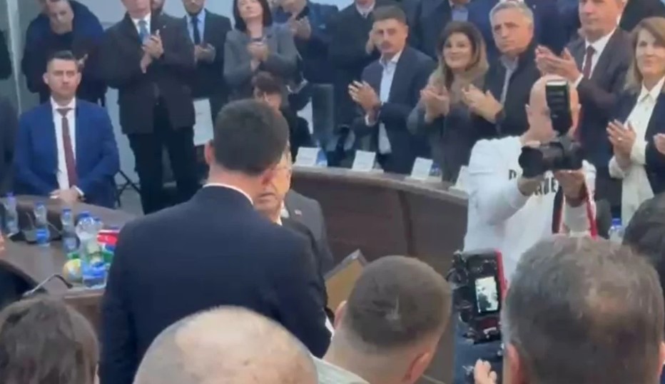 Presidenti Begaj shpallet qytetar nderi i Gjilanit