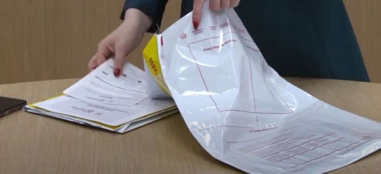 Problematikat me zarfet e diasporës/ PD letër KQZ: Na vini në dispozicion proces-verbalet!