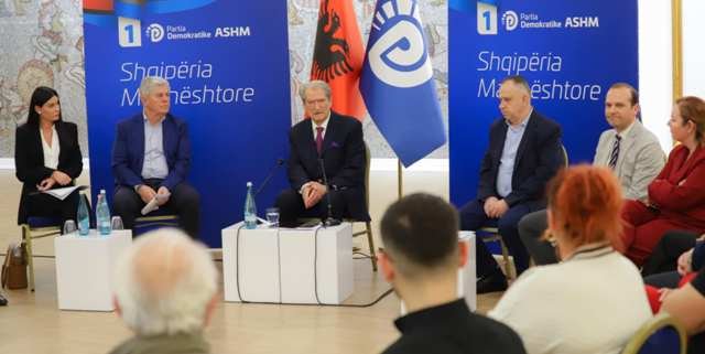 Programi për turizmin, Berisha: Shteti do marrë përsipër një pjesë të pagave të punonjësve të industrisë turistike jashtë sezoneve