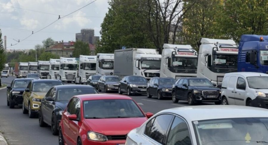 Protesta masive në Sarajevë, shoferët e kamionëve kërkojnë kushte më të mira pune