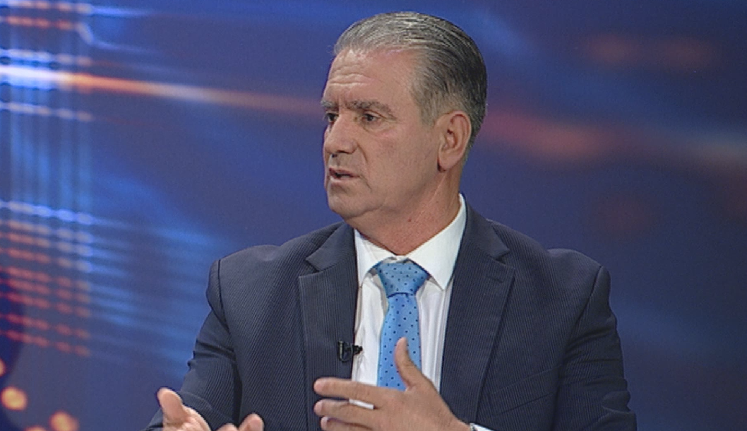 “Provokim i rëndomtë dhe sjellje jo e denjë”/ Reagon kryetari i Ballit Kombëtar, Alimadhi pas shoqërimit në polici