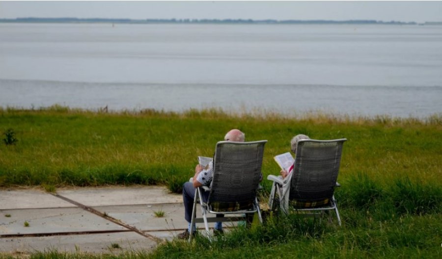 Pse njerëzit me mundësi ekonomike të ulëta në Evropën Perëndimore jetojnë më gjatë se amerikanët e pasur?