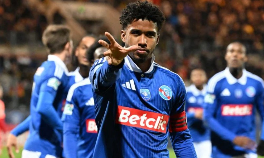 PSG dhe Milan në garë për zbulimin e këtij sezoni në Ligue 1, por “fati” i tij është në duart e Chelsea-s