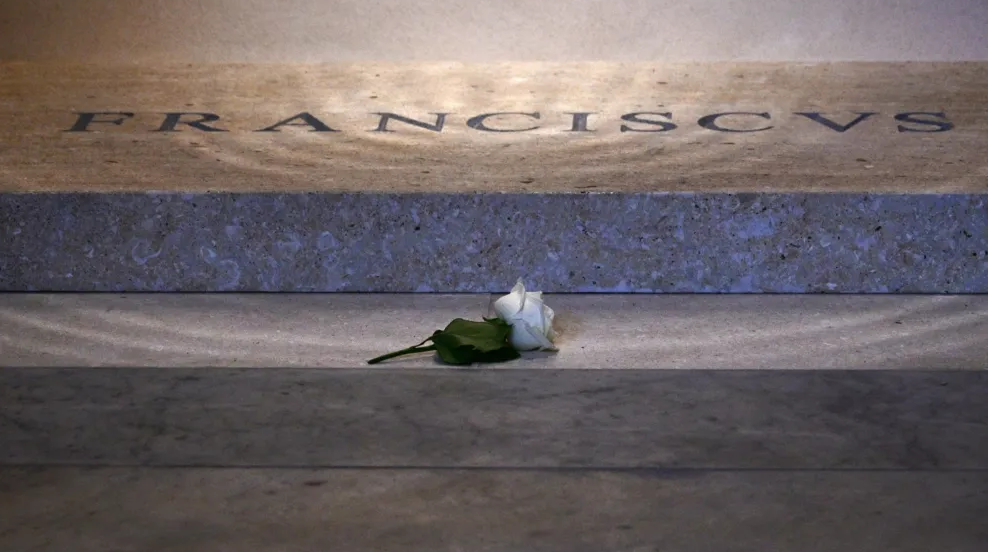 Publikohen pamjet e varrit të Papa Françeskut në kishën ‘Santa Maria Maggiore’ në Romë