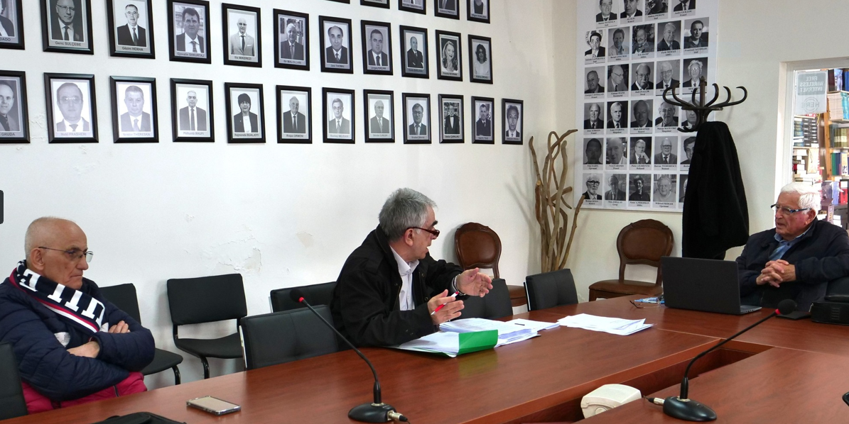 Punimet për vëllimin e dytë të “Historisë së shqiptarëve”, mblidhet redaksia qëndrore