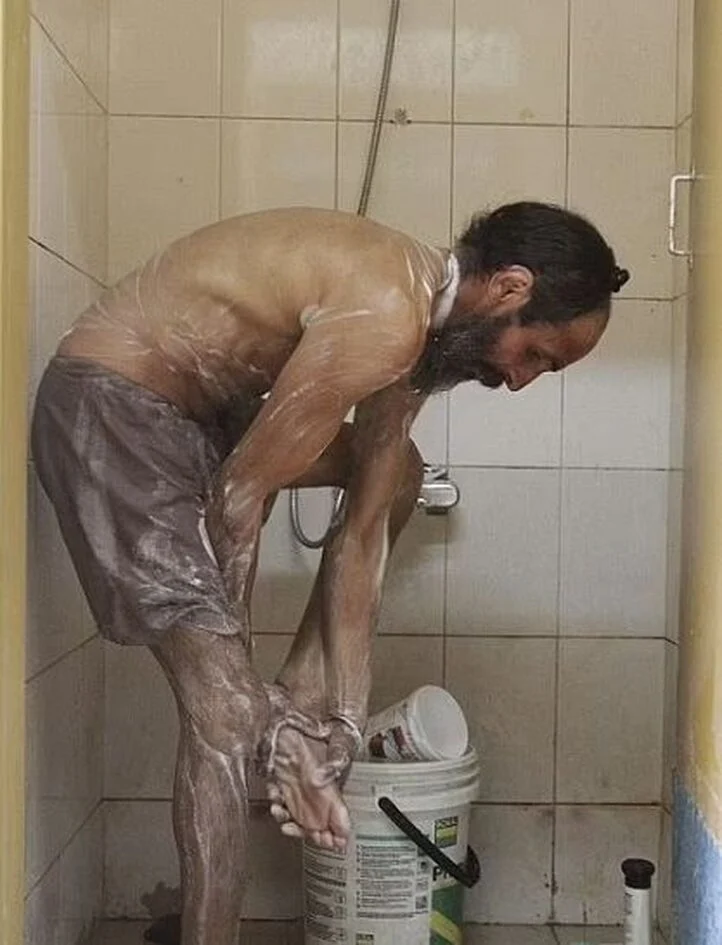 ‘Qyteti i Arit’ në mjerim, foto nga jeta e vështirë e punëtorëve në periferi të Dubait