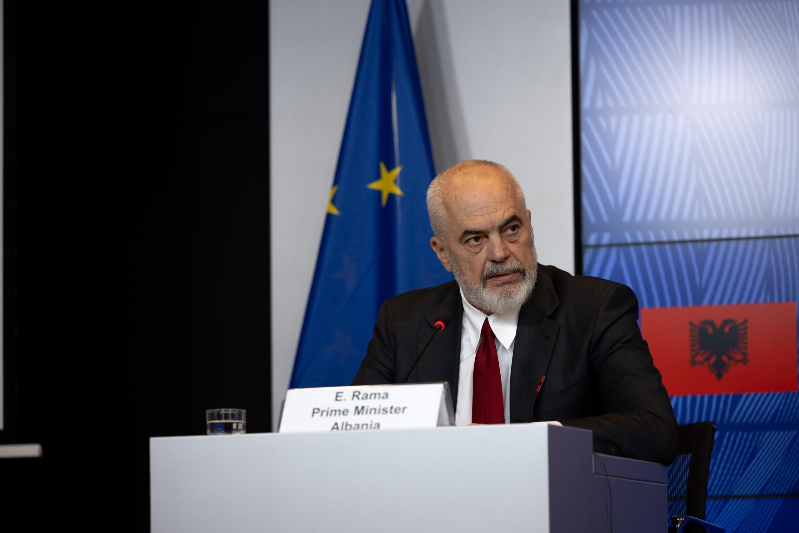 Rama batuta me gazetaren: Mos po më pyet me Chat GPT belg?