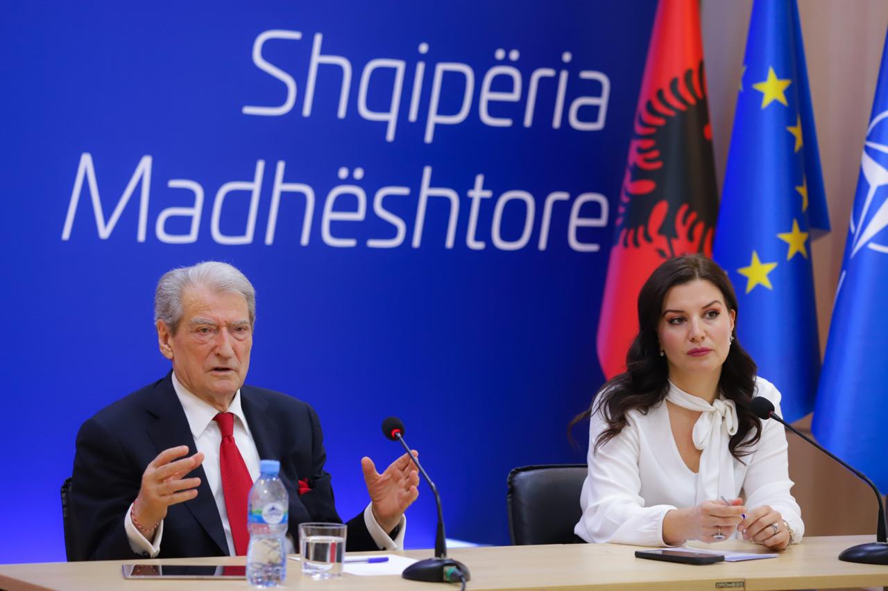 “Rama del me moton ‘nudo për vota’”/ Berisha: Absolutisht e dënueshme!