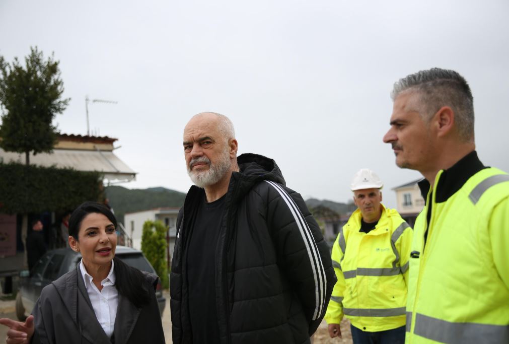 Rama dhe Balluku inspektim në rrugën Ndroq-Plepa: Do të jetë një aks me profil turistik