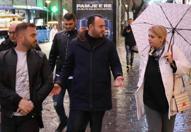 “Rama është tallur me pensionistët”, Balliu prezanton programin e PD-së: Pensioni minimal do të jetë 200 euro