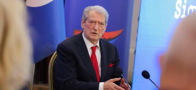 Rama fyen autikët/ Berisha: Ky është një superskandal! Një përçmim të tillë e kishte edhe Adolf Hitleri