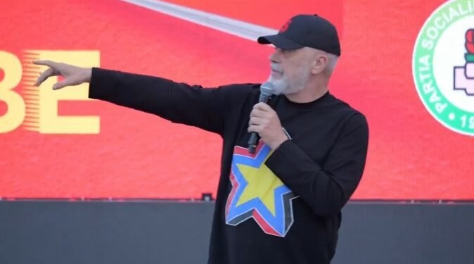 Rama ik”/ Qytetari i ndërpret fjalimin Ramës në Kamëz