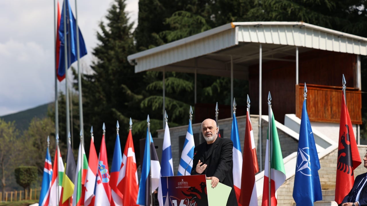 Rama inspekton repartin e operacioneve speciale në Zall Herr: Brenda kësaj dekade do të jemi eksportues të prodhimeve ushtarake