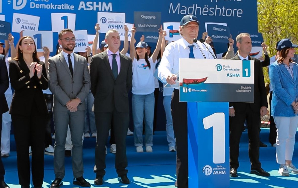 “Rama ju taton 1 euro për çdo litër naftë”/ Berisha: Kryeministri dhe ministrat e tij të zhytur në vjedhje