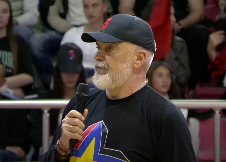 Rama kujton çadrën e PD dhe “godet” Metën: Hapur e mbante Luli, por kunjat i kishin ‘bufi’ dhe dikush që nuk dua t’i përmend emrin