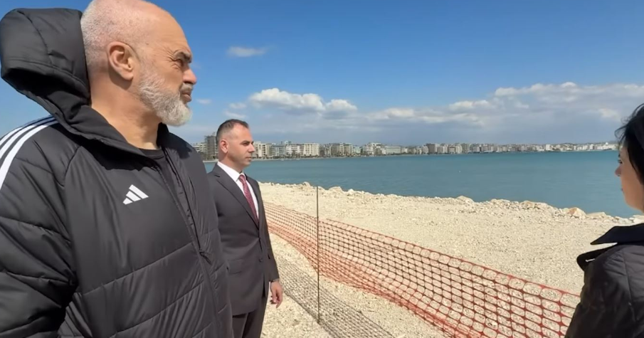 Rama ndan pamjet: Në kantierin e portit turistik të Durrësit po merr formë një plazh i ri