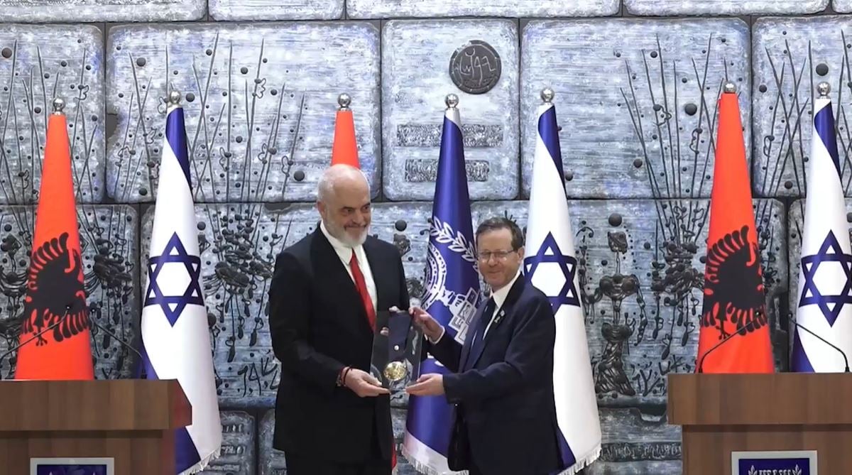 Rama nderohet me Medaljen Presidenciale të Nderit të Izraelit! Herzog: Mirënjohës për atë që keni bërë për hebrenjtë, kodi shqiptar i besës…