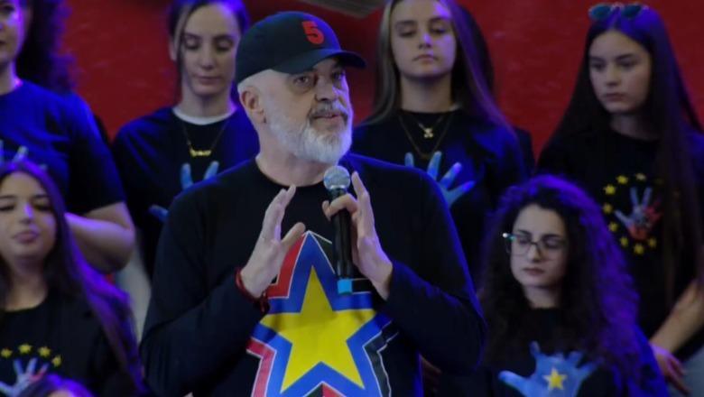 Rama takim me gratë në Korçë: Shokët e partisë janë shqetësuar pse shaj burrat