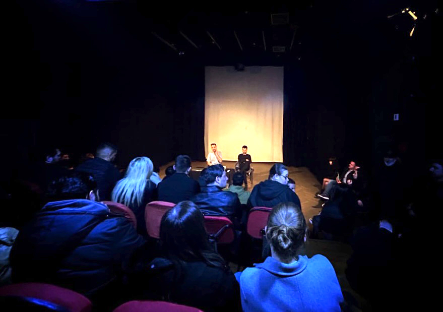 Regjisori Erenik Beqiri në Fakultetin e Artit Skenik për rrugëtimin e tij me kinemanë