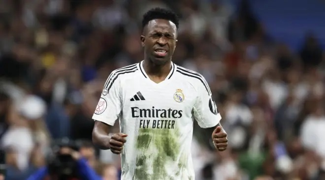 Rënia e pashpjegueshme e Vinicius pas sfidës së tij “X10” ndaj botës së futbollit
