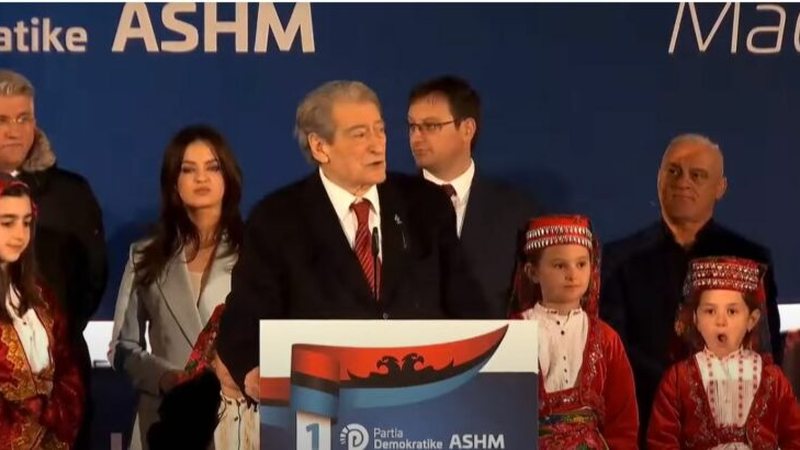 Rikthehet Chris LaCivita, gazetari tregon detajet e hapjes së fushatës së PD-së