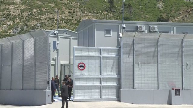 Rinis ardhja e emigrantëve nga Italia/ Të përzgjedhur nga qendra paraburgimi, arrin nesër grupi me 40 persona në Gjadër