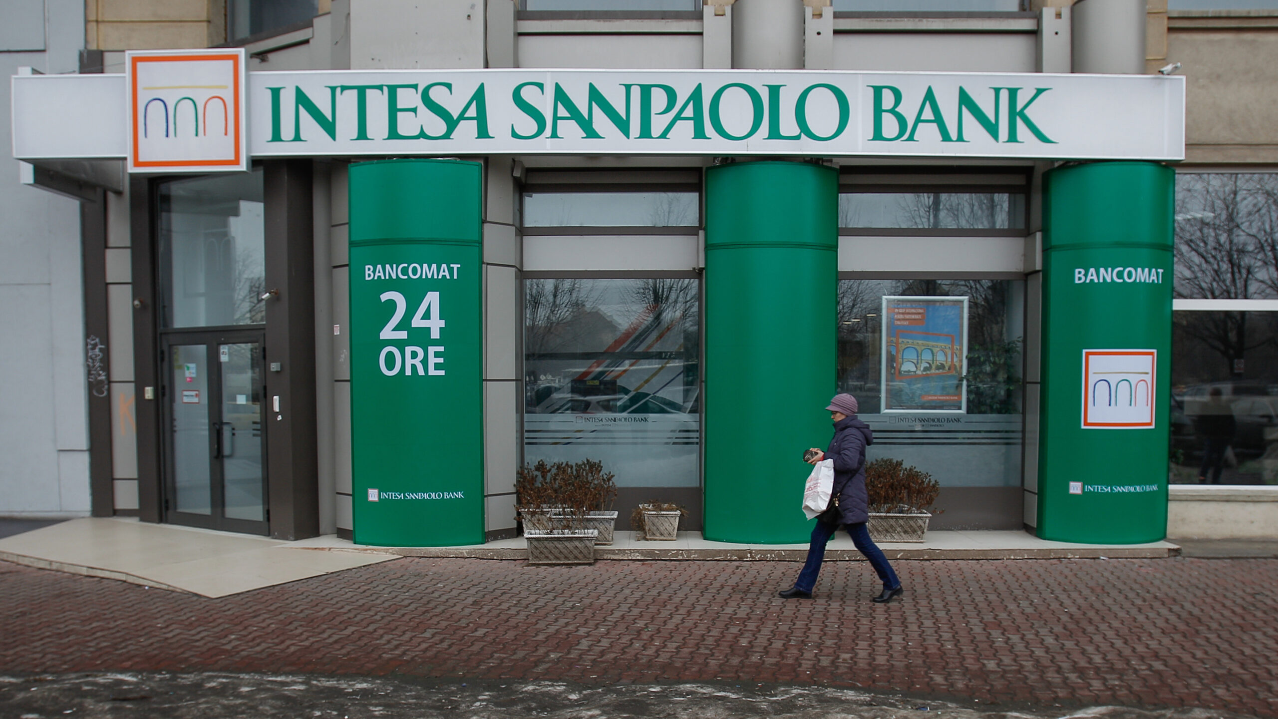 “Rokadë” te bankat sistemike: del OTP, kthehet Intesa Sanpaolo