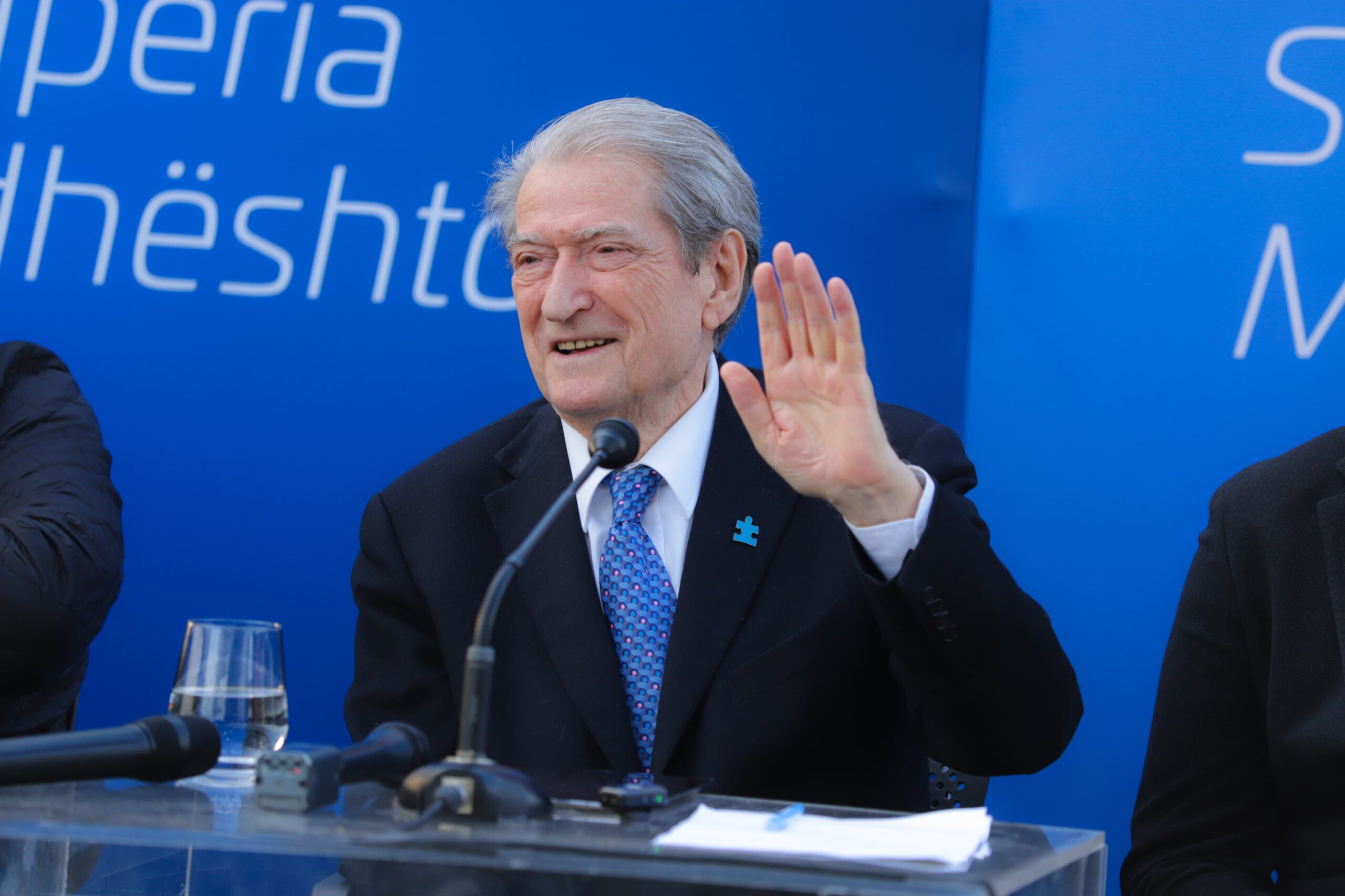 Sali Berisha zbardh detajet për shkrirjen e SPAK, alternativë unike bashkimi i votave me Edi Ramën për…