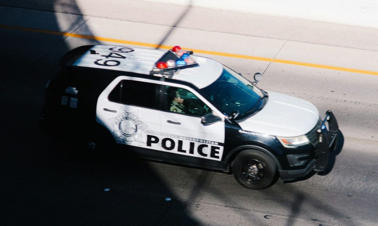 SHBA, adoleshenti autik në luftë me jetën, qëllohet me armë nga policia, skena e përgjakshme shkakton protesta të ashpra